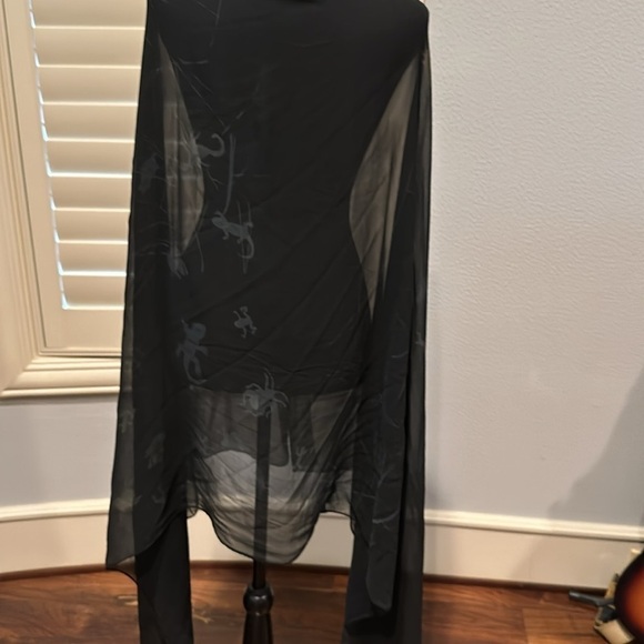 Lightweight Silk sheer Scarf with frogs lizards insects nature crawfish. Black - Picture 6 of 8
